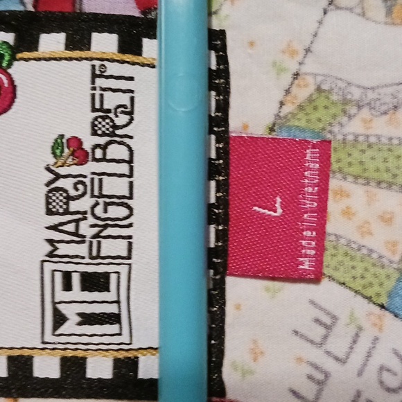 Mary Engelbreit Scrub (top only) Large - Picture 2 of 9